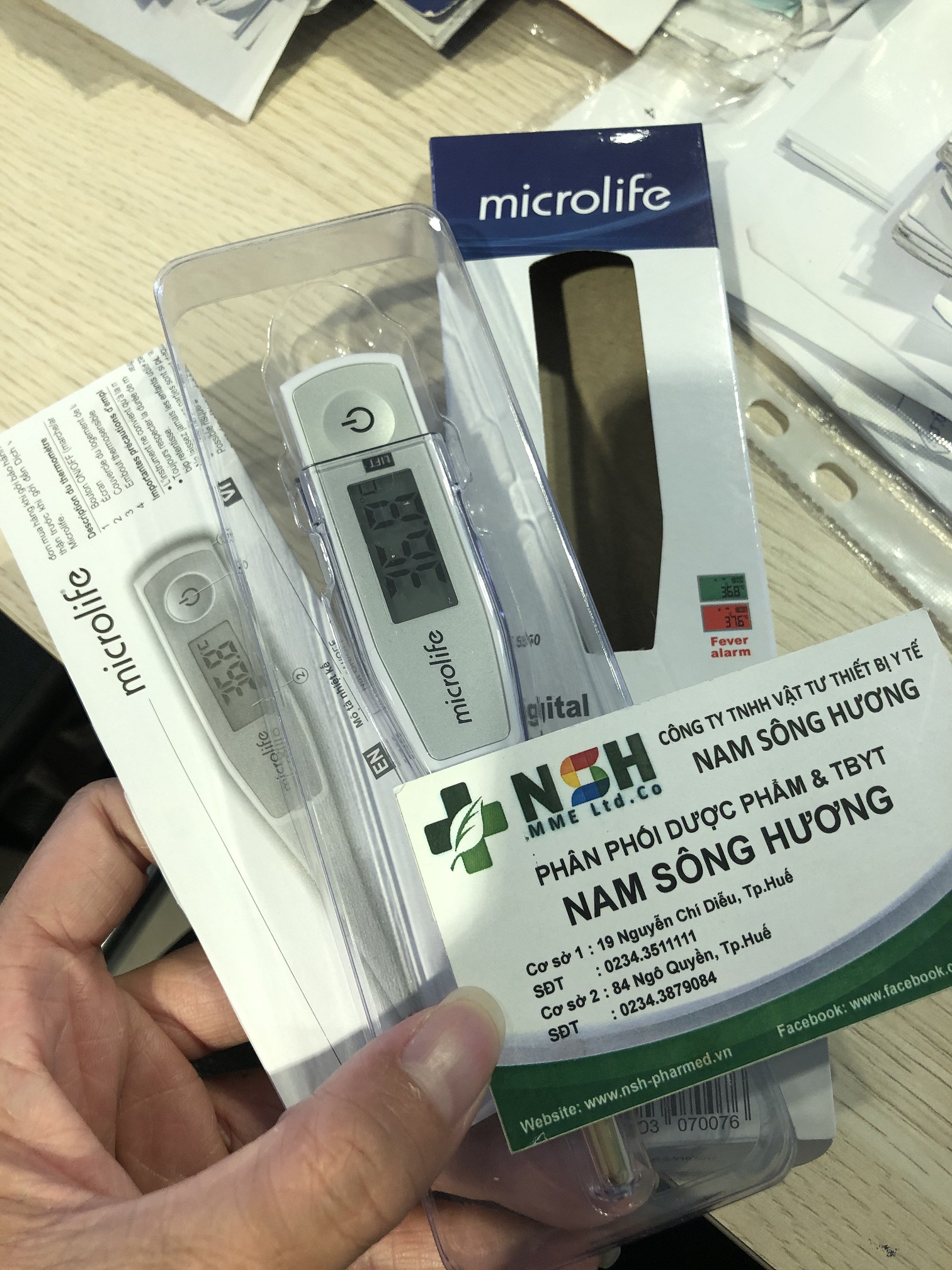 ĐẠI LÝ Nhiệt kế bút điện tử đo theo dõi thân nhiệt kẹp nách chính hãng Microlife MT500 - Hàng Có Sẵn