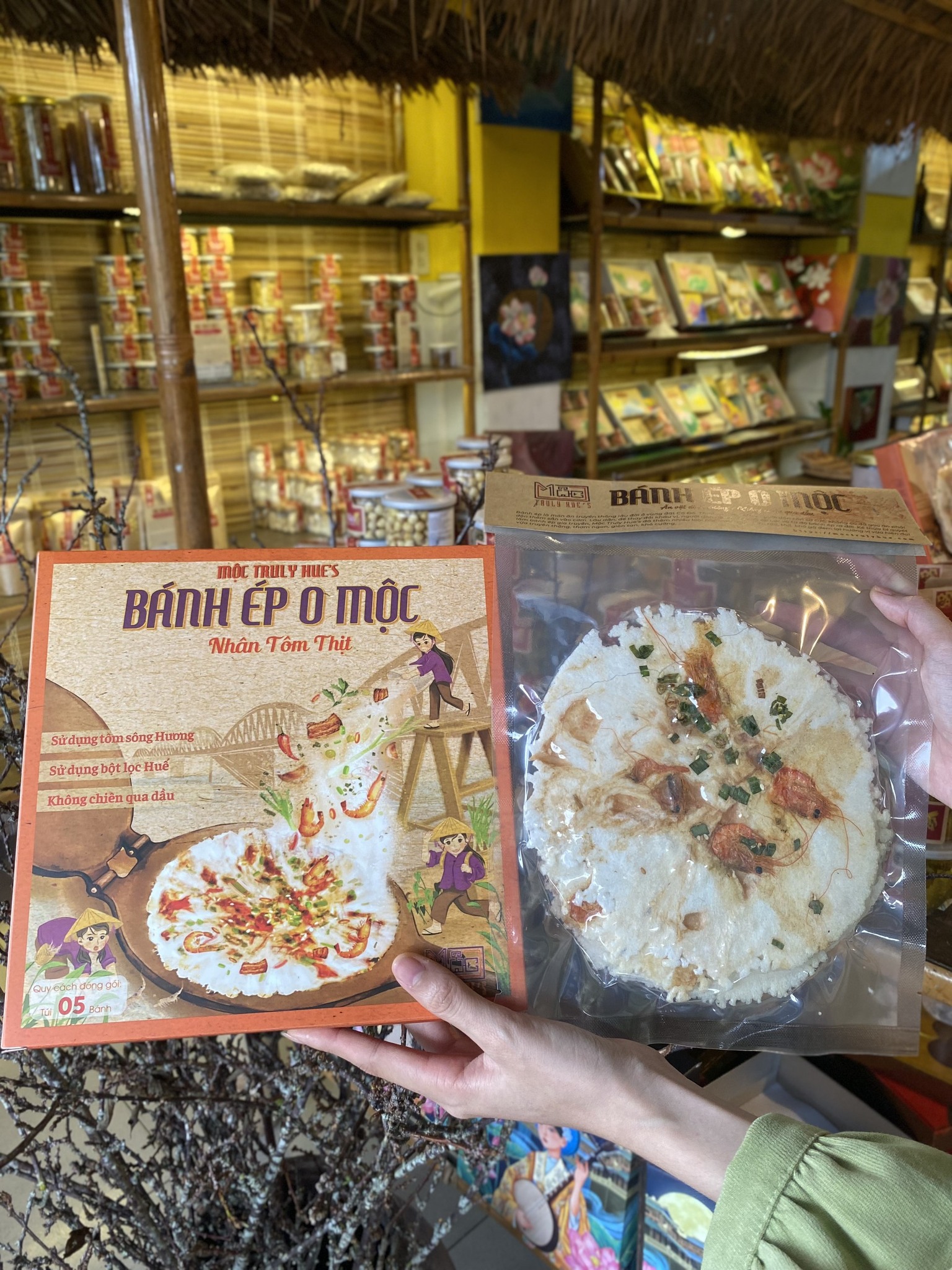 Bánh Ép Huế, Bánh Ép Khô Huế, Bánh Ép O Mộc vị tôm thịt - Hộp 05 bánh