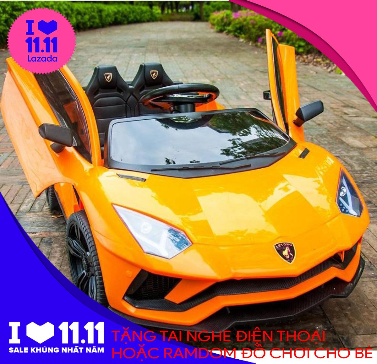 Siêu phẩm xe ô tô điện trẻ em kiểu dáng thể thao LT998 bánh cao su, ghế da, sơn tĩnh điện- Thiết kế cánh mở chéo thời thượng, bé có thể tự trải nghiệm hoặc ba mẹ có thể điều khiển từ xa- Babimart HN