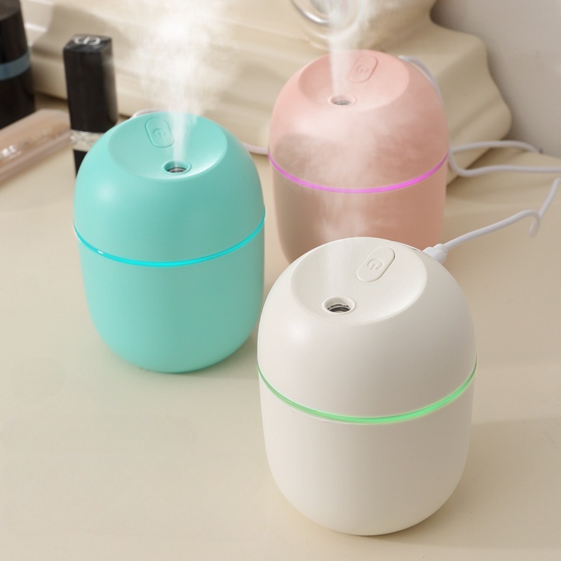 ( Tặng 1 Tinh Dầu ) Máy Xông Tinh Dầu Mini Humidifier 220ml Máy Phun Sương Tạo Ẩm Máy Khuếch Tán Tinh Dầu Tỏa Hương Thơm Cho Phòng Ngủ Và Trên Xe Hơi Xua Đuổi Muỗi Và Côn Trùng Đèn Xông Tinh Dầu Mini Hai Chế Độ Phun & Đèn Led 7 Màu