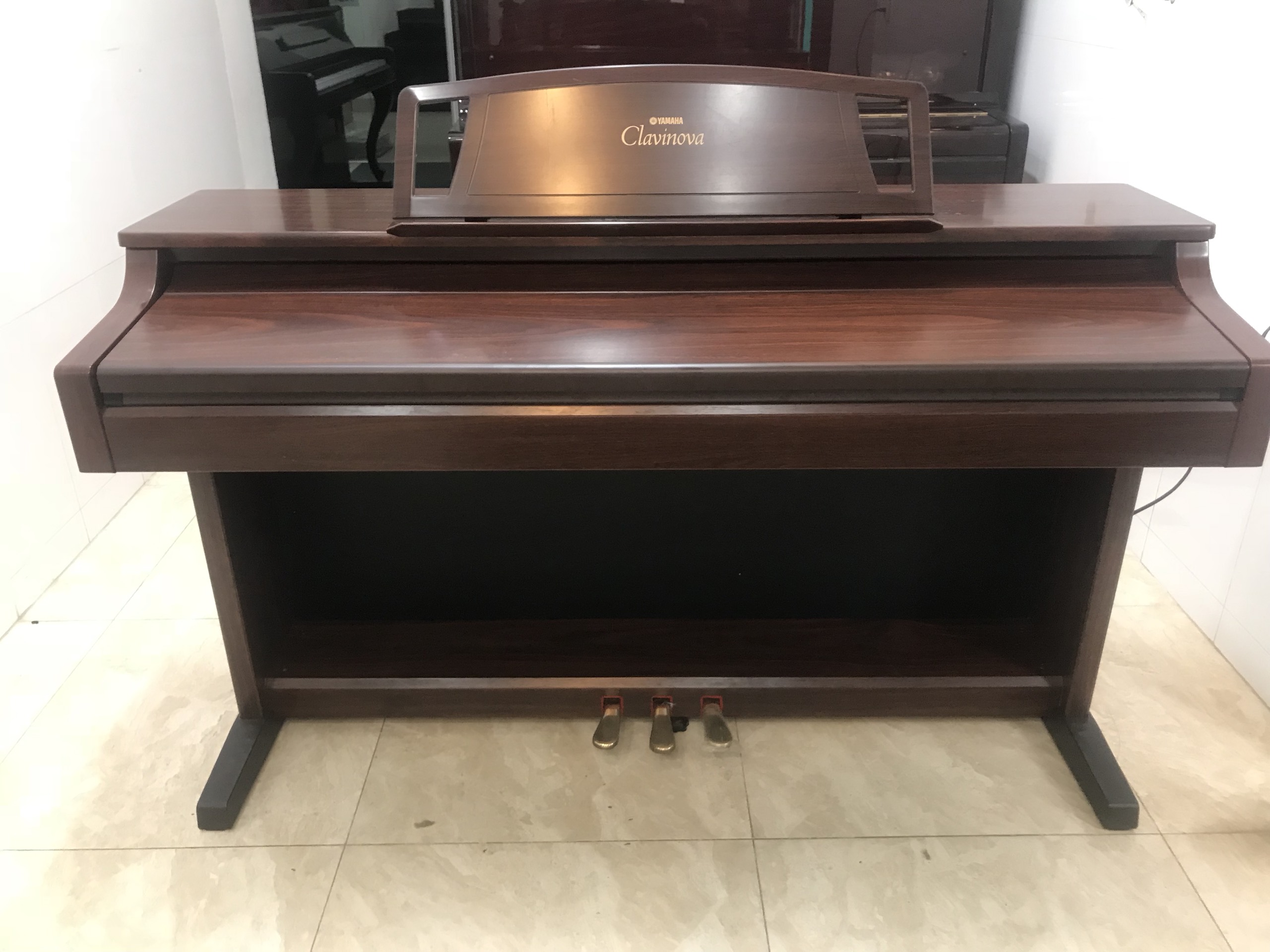 Đàn piano điện yamaha clp 860 - tặng kèm ghế cao cấp.