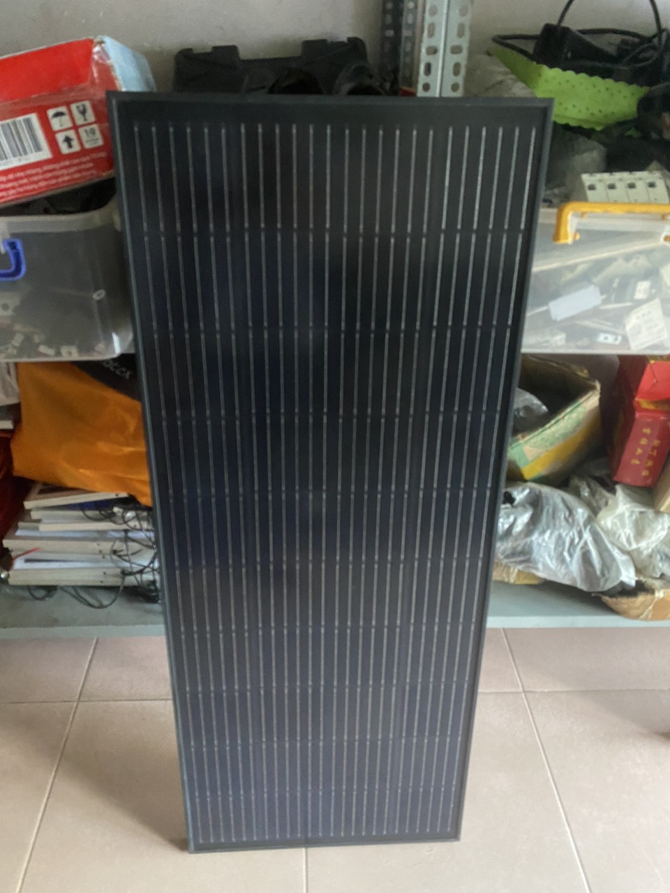tấm pin năng lượng mặt trời MONO 100w tặng  2 đầu gim điện: đực,cái