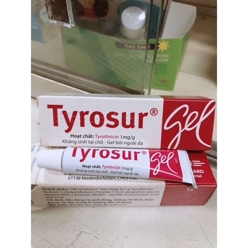 Kem bôi Tyrosur Hỗ trợ phòng ngừa nhiễm khuẩn đối với các vết thương nhỏ ở bề mặt da.