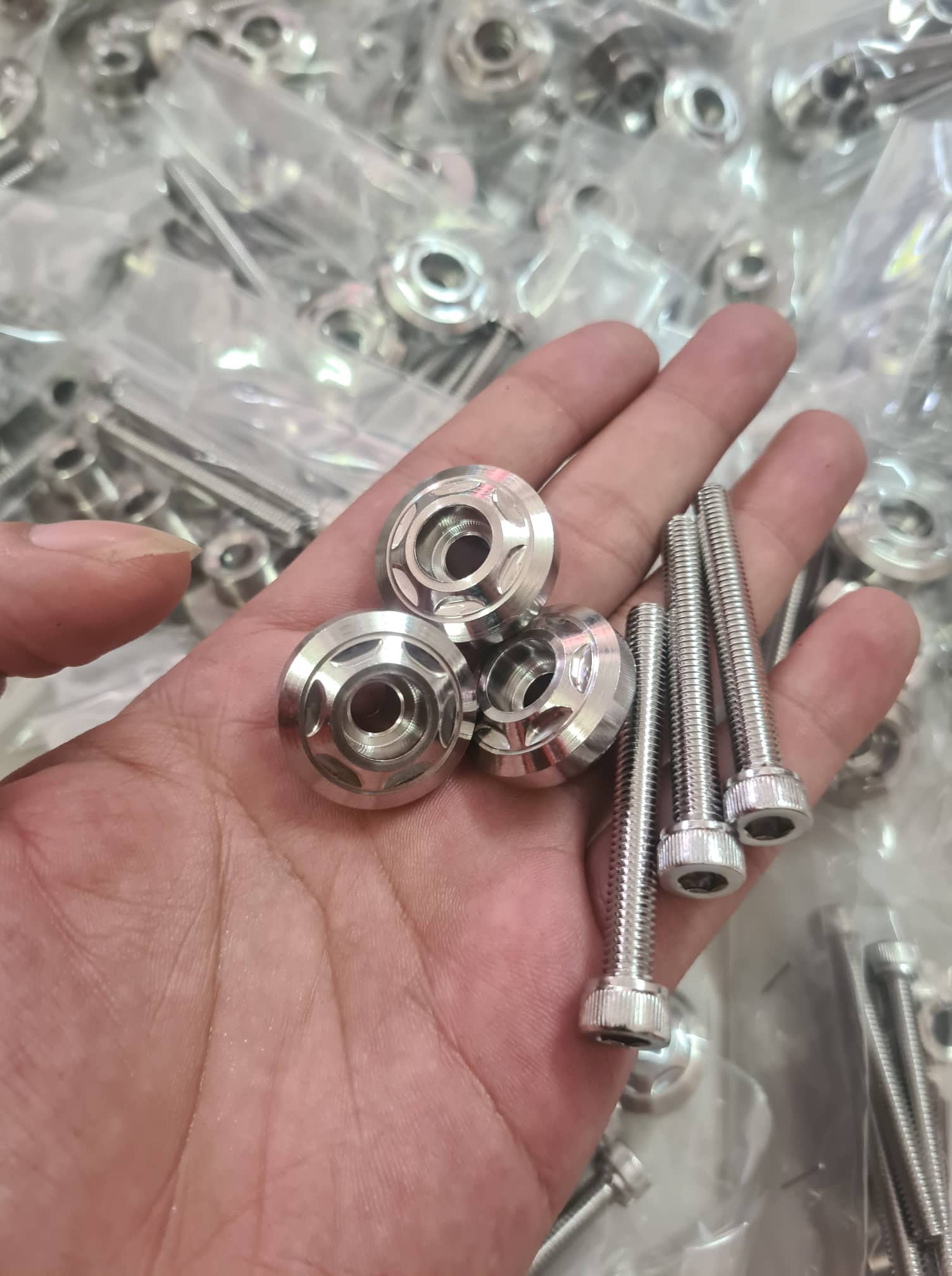 Bộ khâu gắn rổ inox 304 kèm ốc