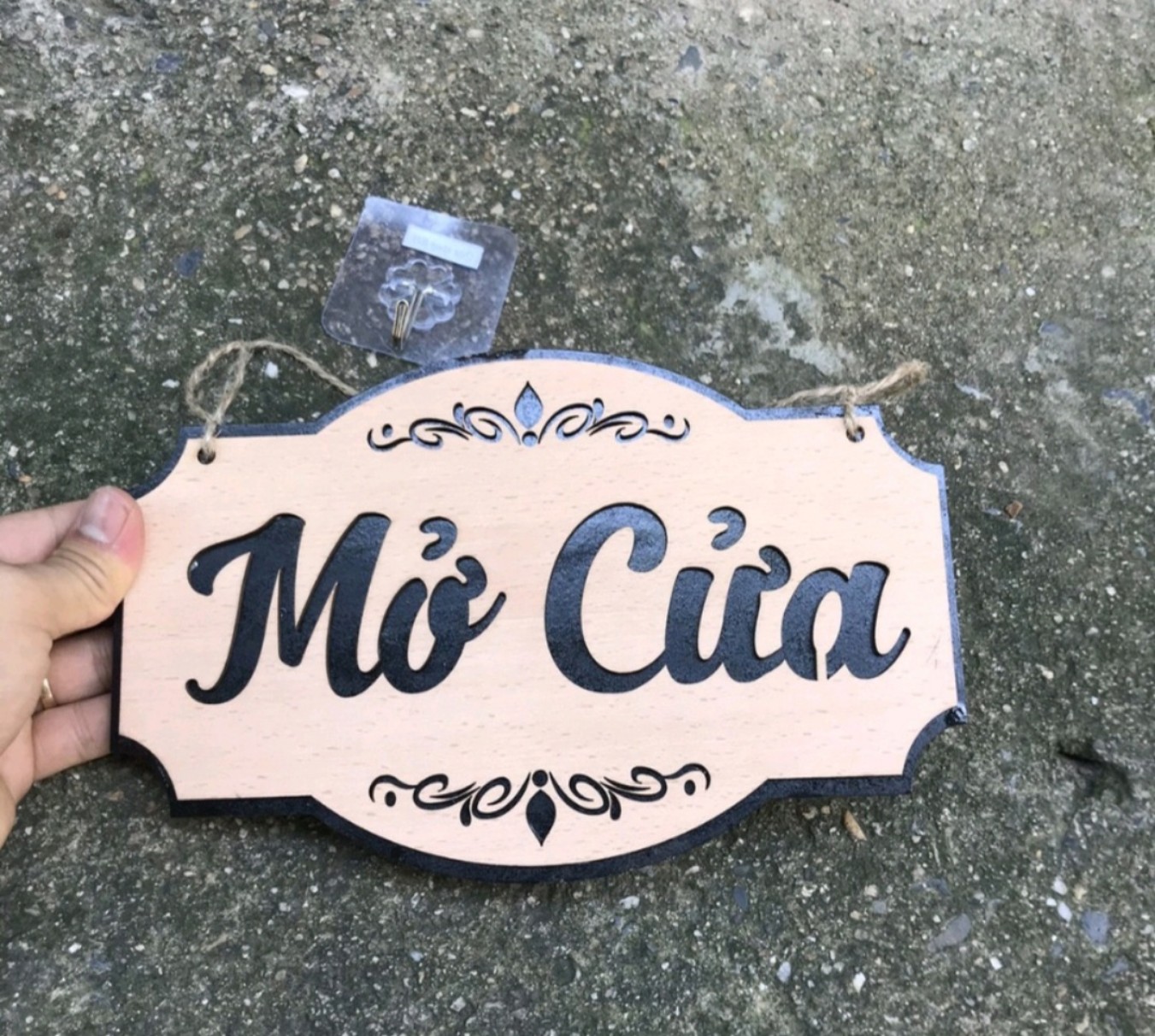 Bảng gỗ treo cửa - mở cửa -đóng cửa gỗ 2 lớp dạng treo