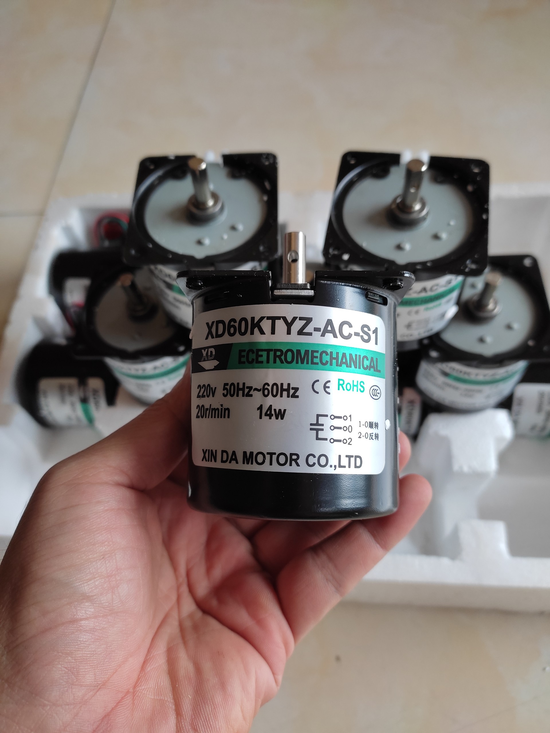 Motor giảm tốc 220V - 20 vòng/phút nam châm vĩnh cửu không chổi than, động cơ giảm tốc lò quay vịt 20rpm, mô tơ giảm tốc