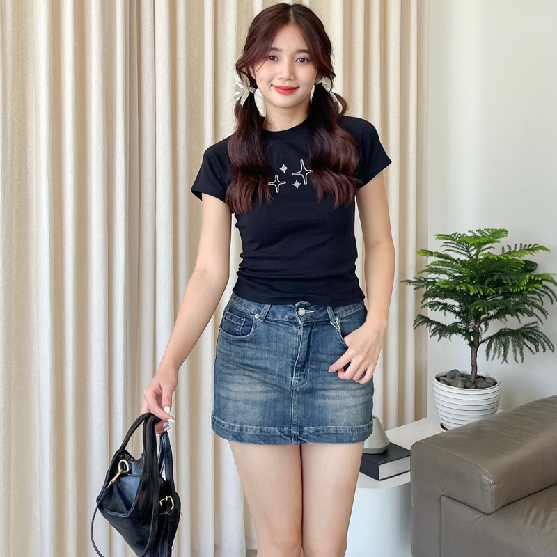 Áo cổ tròn tay ngắn đính hạt lấp lánh - BLINK mini tee