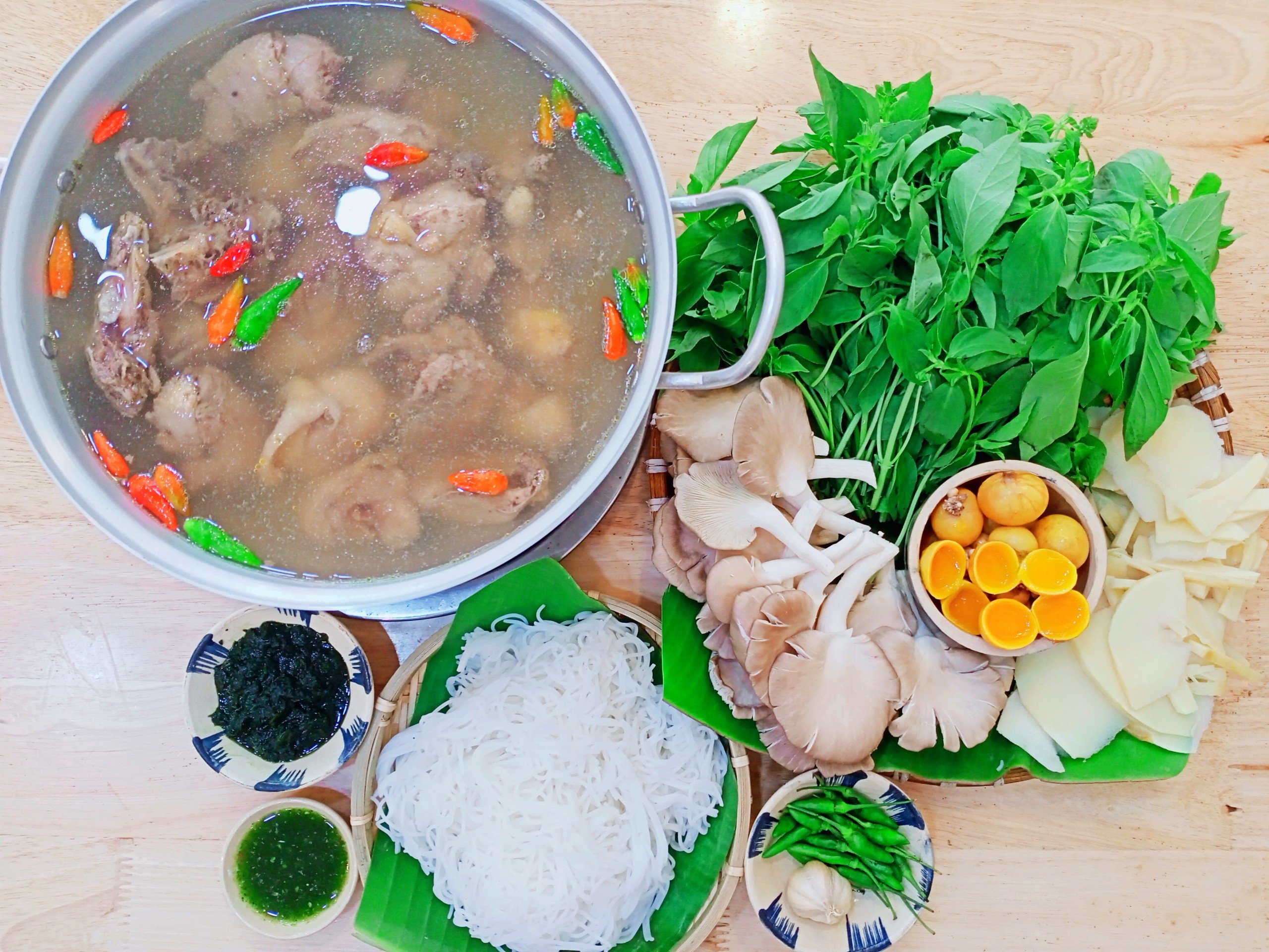 HCM - Voucher 80.000 Áp Dụng Cho Món Lẩu Gà Lá É (260k) Tại Mười Thương - Món Quê Phú Yên