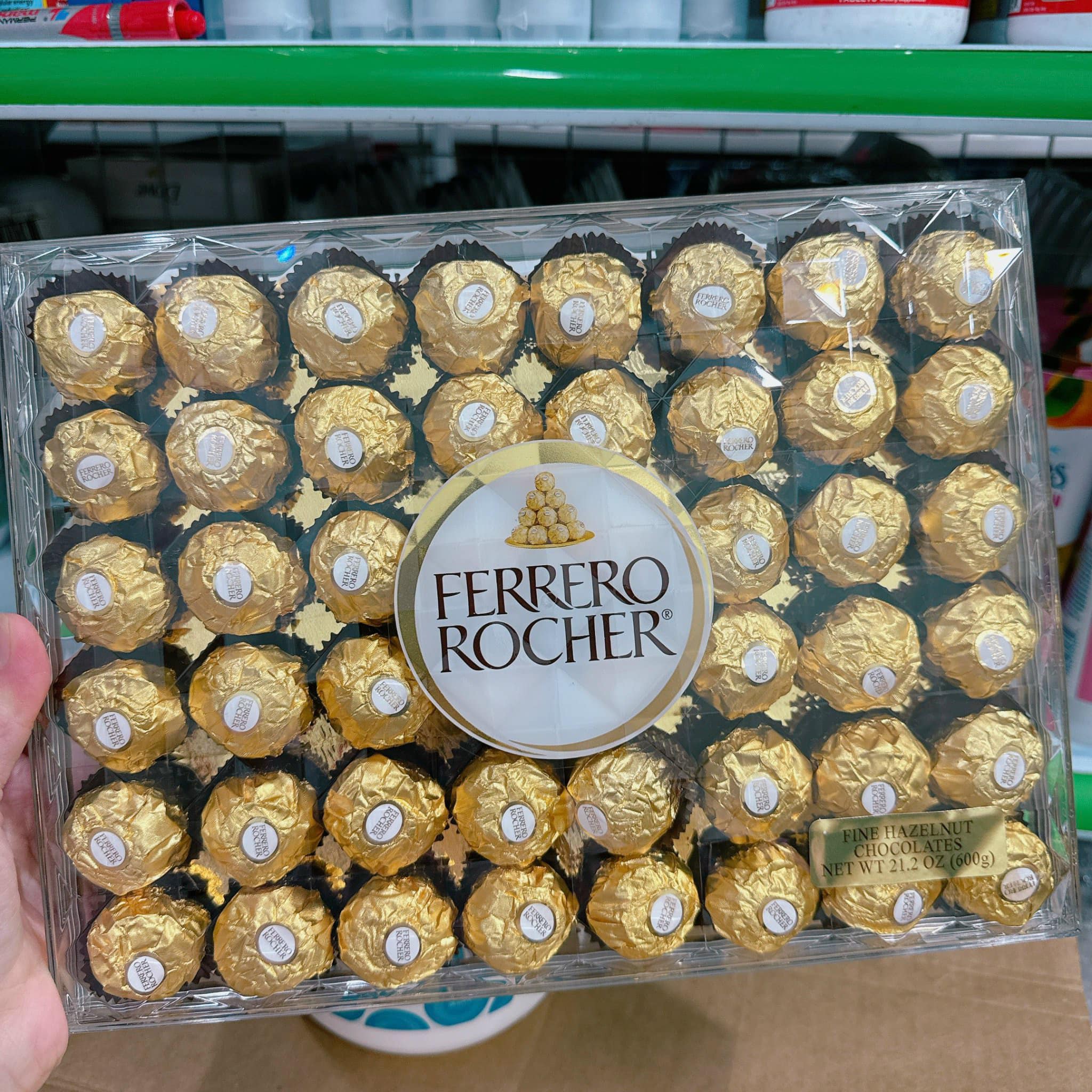 Hộp 48 viên socola Ferrero Rocher vỏ vàng nhân hạt dẻ nhập Mỹ