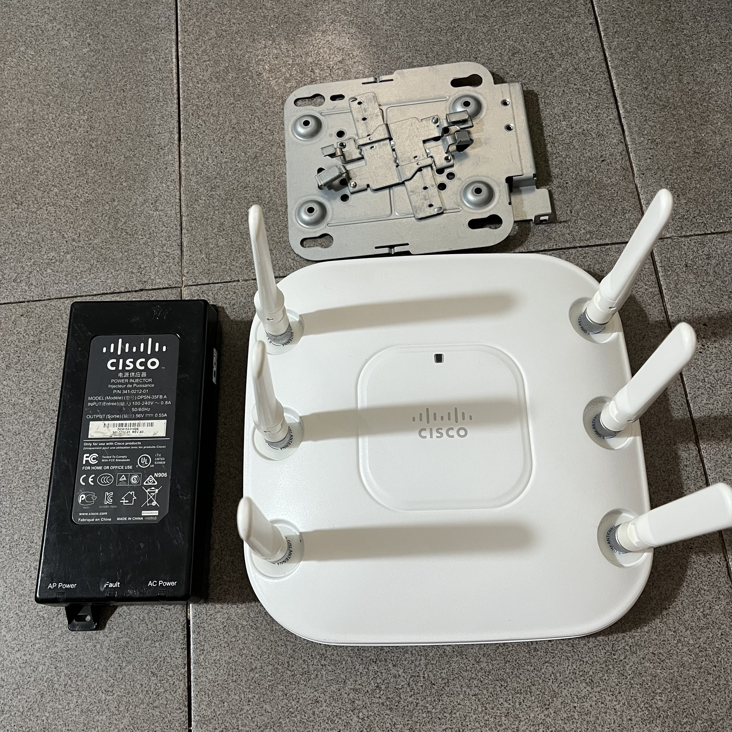 Bộ phát wifi chuyên dụng Cisco AIR-LAP1262N-E-K9 đẹp  qua sử dụng