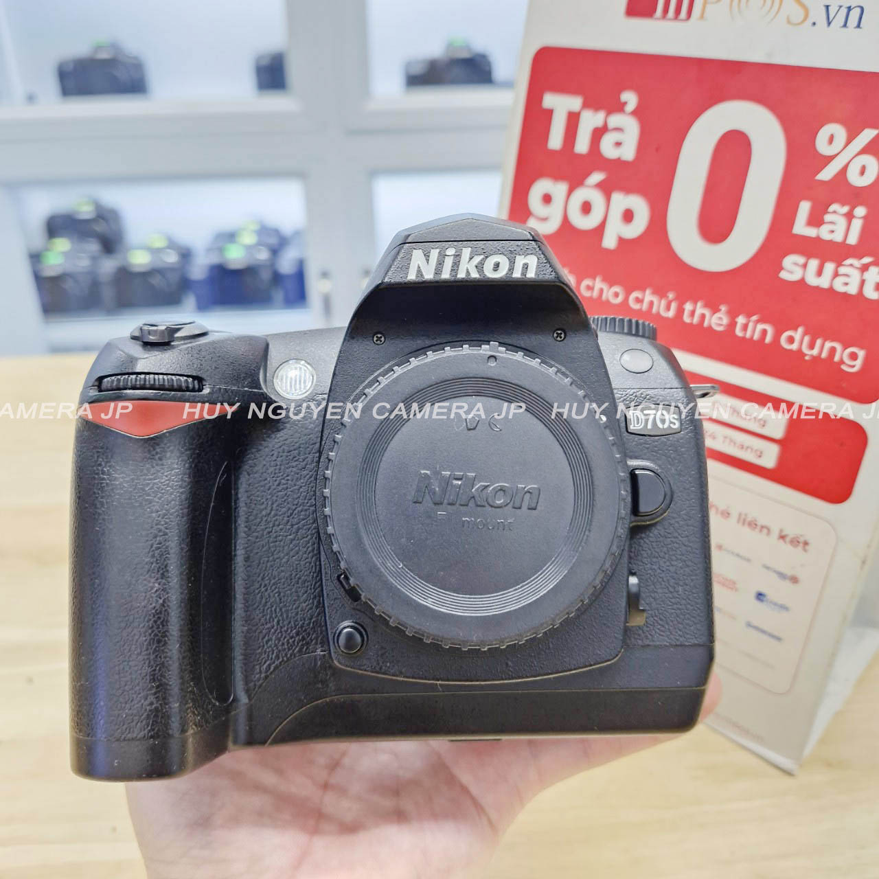 MÁY ẢNH Nikon D70S , NIKON D70  ĐẸP  và ống kính Nikon 35 70 AF lấy nét tự động.