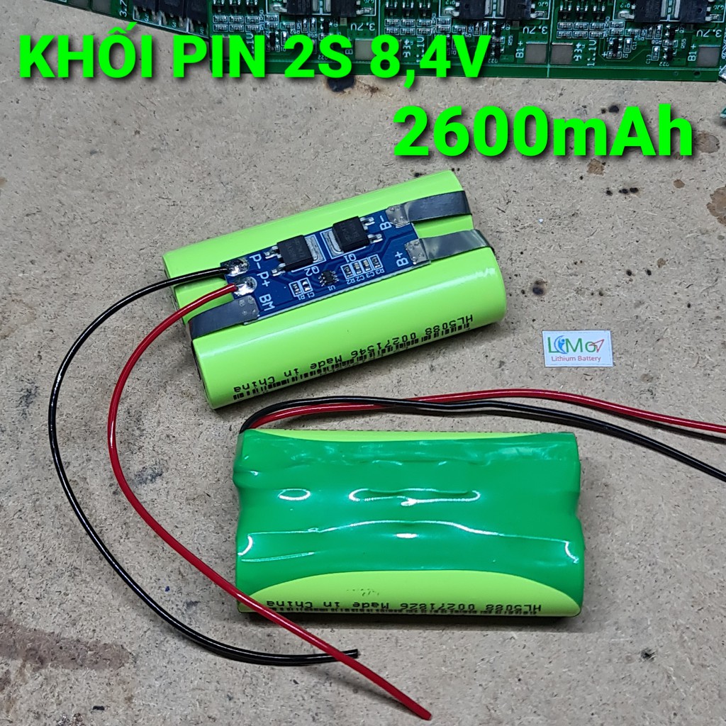 Khối pin 2s 2000mah - 20a. . được đóng từ 2 cell pin lithium 18650 mới. có mạch bảo vệ 2s