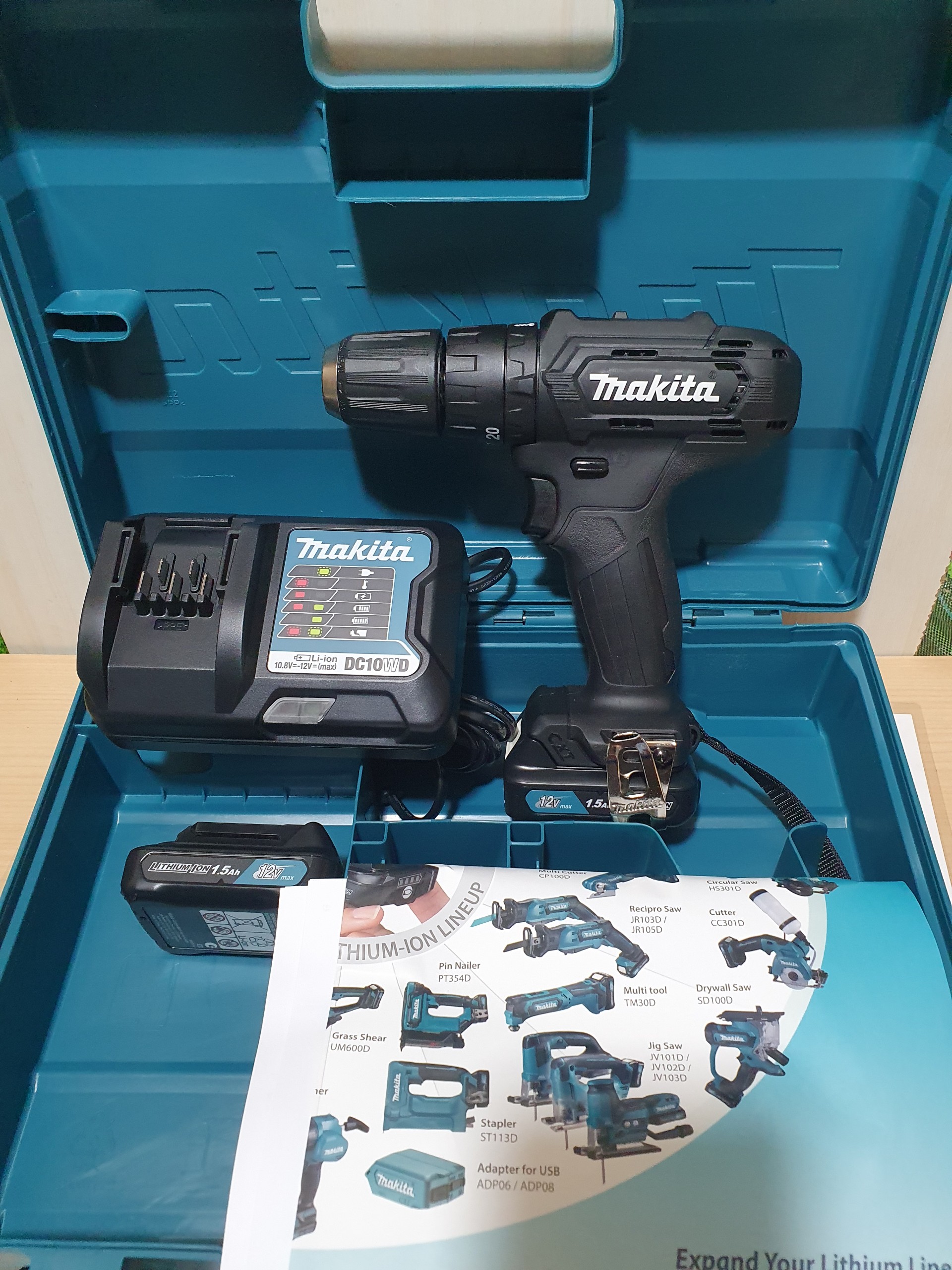 Máy khoan búa và vặn vít dùng pin Makita HP333DWYB