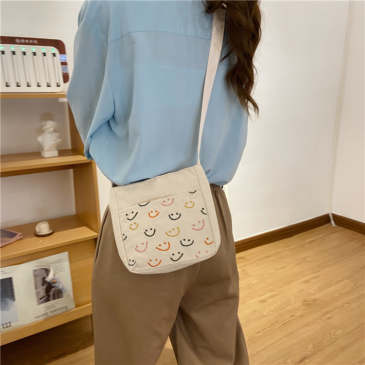 Túi tote thêu hình nụ cười vintage