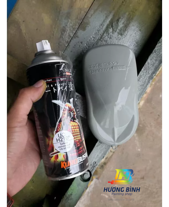 Sơn xịt Samurai Lót Xám - UCH210 (400ml) (sơn lót dành cho dàn áo, mâm xe,..)  tạo độ bám dính tốt cho lớp sơn phủ trang trí