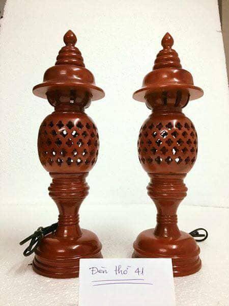 Cặp đèn thờ gỗ cao 41cm