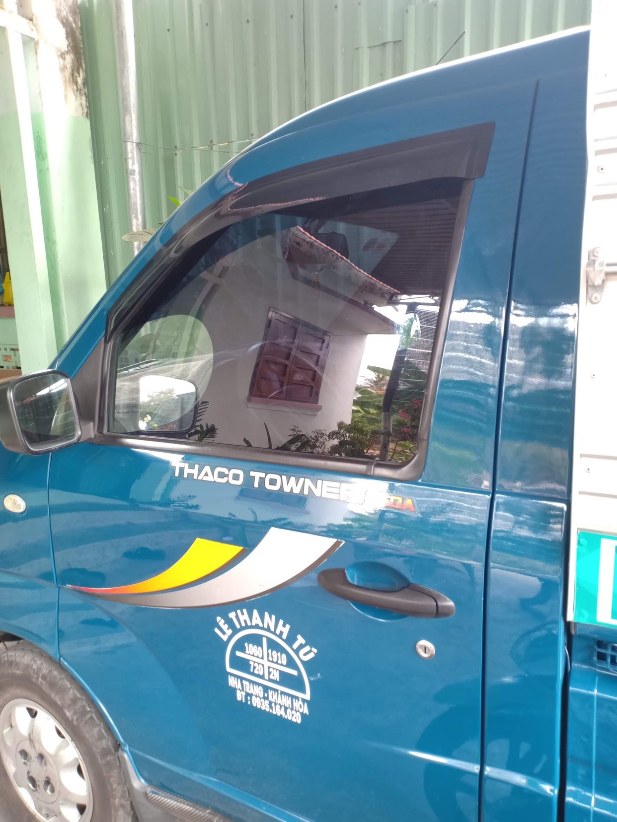 Vè che mưa xe tải thaco towner 990 950a 990kg