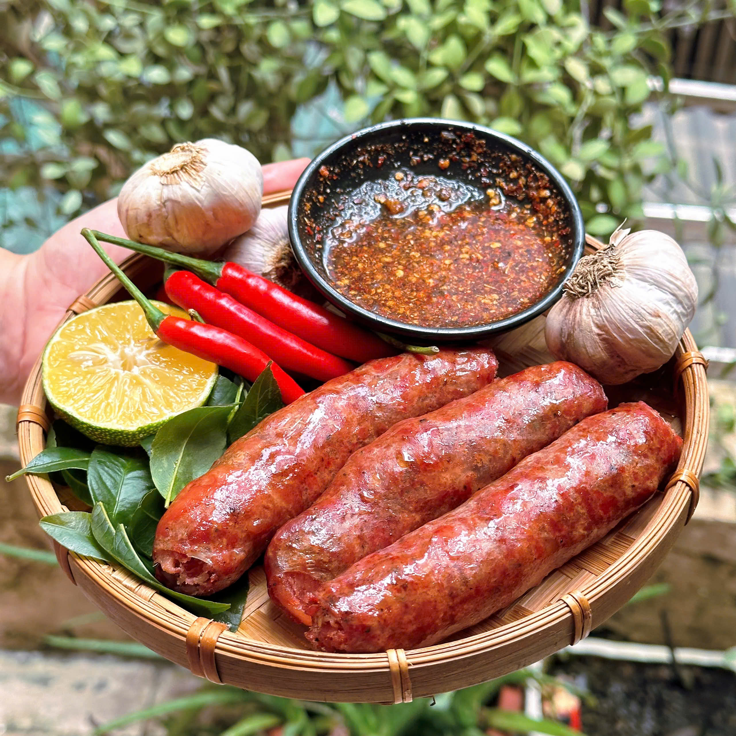 Lạp Xưởng Gác Bếp Hà Giang, Lạp Xưởng Hun Khói NaFood 100% Thịt Lợn Bản Sạch Ngon Chuẩn Vị Tây Bắc Ngọt Lành