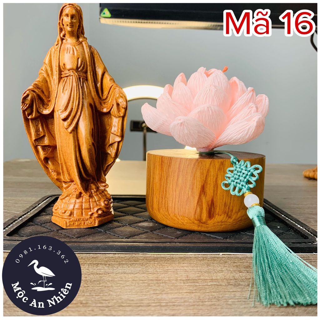 Tượng Đức Mẹ Ban Ơn và set An Nhiên gỗ bách xanh quý