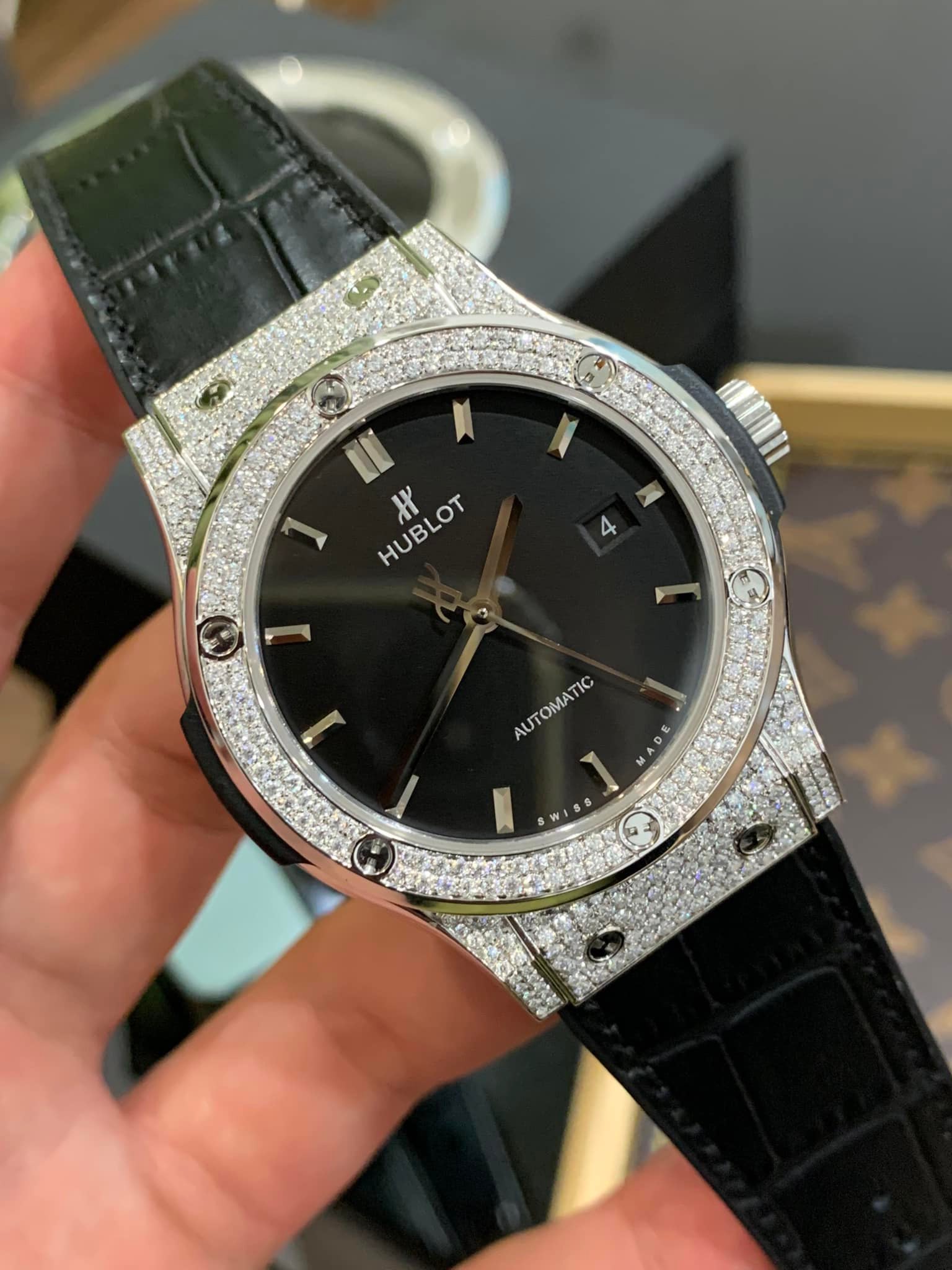 Đồng hồ nam nữ hubblot viền full đá trắng máy cơ automatic a+ hàng nét 99,9 %