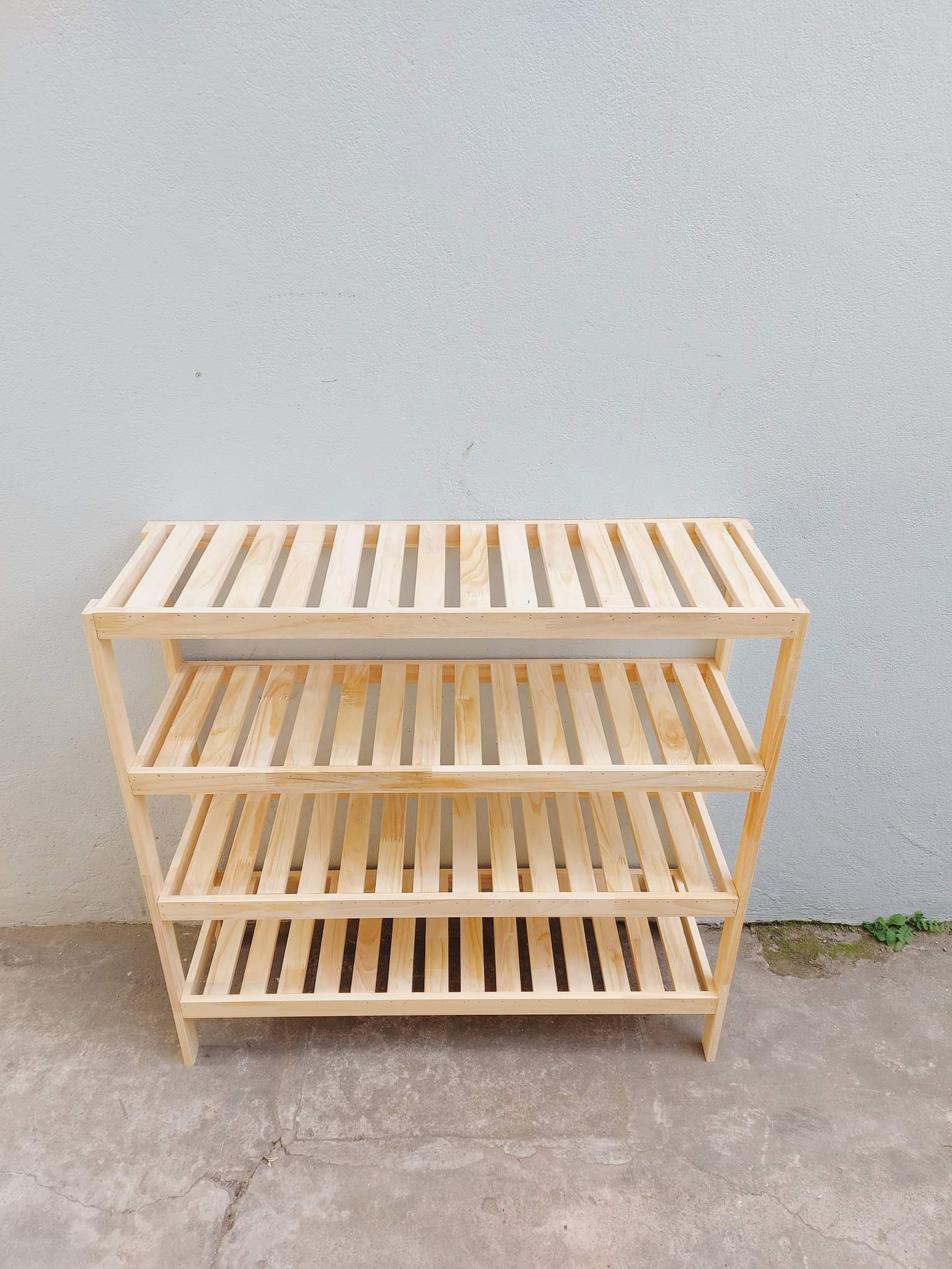 Kệ để đồ 4 ngăn bằng gỗ