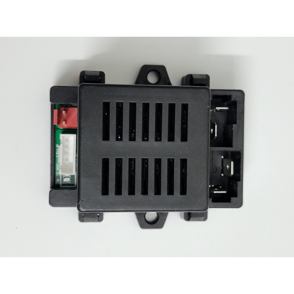Mạch xe ô tô điện trẻ em hh707-2.4g 6v