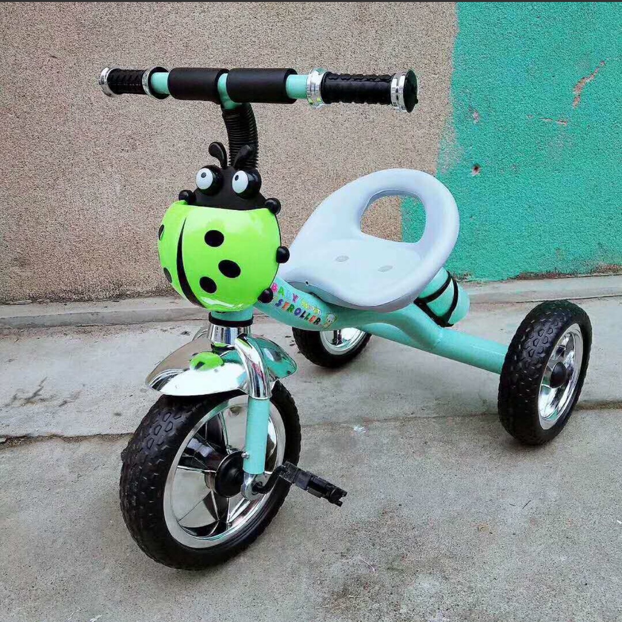 Xe đạp 3 bánh cho Bé - có bình nước, giỏ con bọ