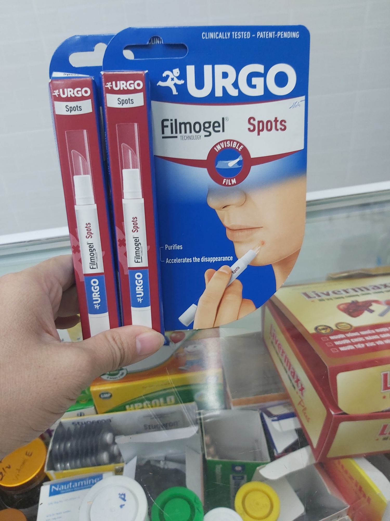 Gel làm mờ vết thâm do mụn và giảm mụn Urgo Spots