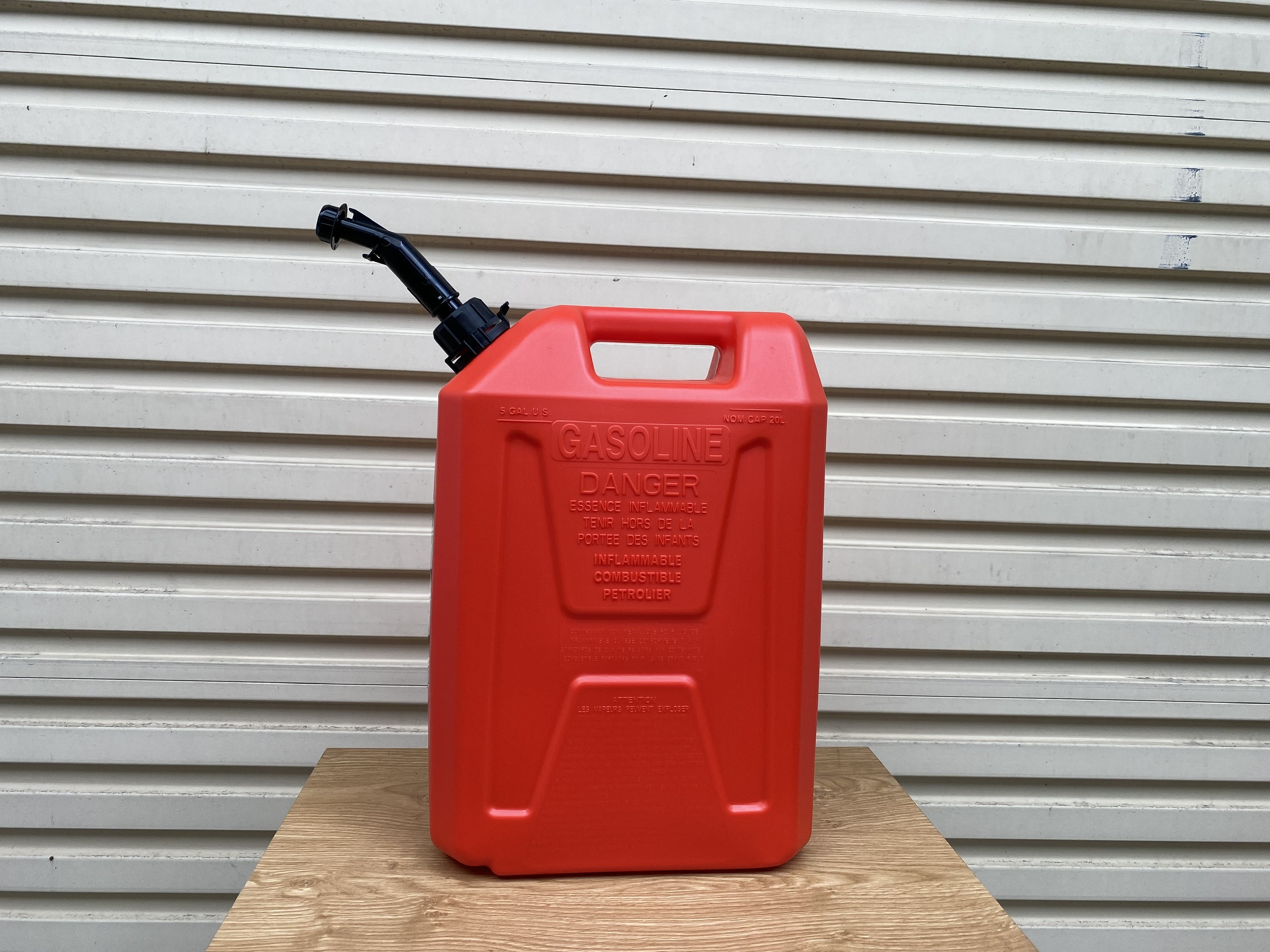 [HCM] Bình Xăng Dự Phòng 20L SEAMAR Tiêu Chuẩn Úc Chống va đập chống cháy chống bay hơi xăng, Thùng Xăng Dự Phòng An Toàn Không Bay Hơi , Bình Đựng Xăng 20L