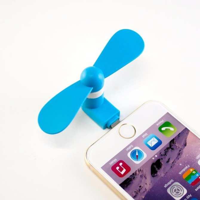 Quạt mini cắm chân sạc điện thoại iPhone