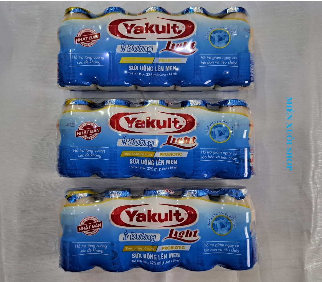 03 Lốc (15 chai) sữa chua uống lên men ít đường yakult light 65ml