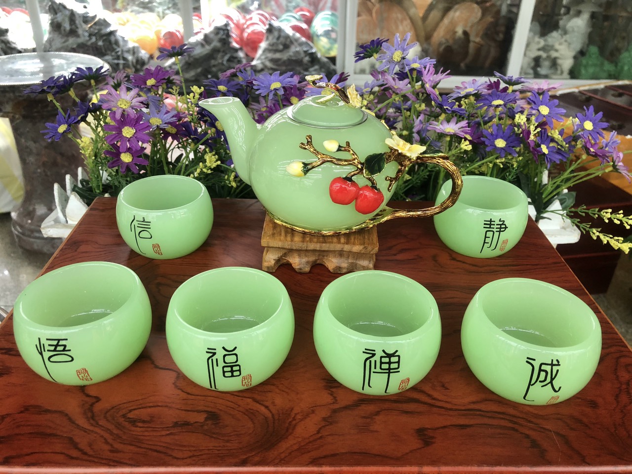 Bộ ấm trà chạm cây táo với ly chạm chữ đá ngọc cẩm thạch xanh