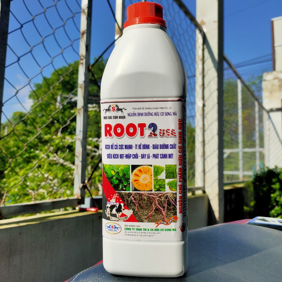 Phân bón HỮU CƠ cao cấp Root 2 USA - Chai 1 KG - XANH CÂY, TỐT RỄ, LÊN MEN TỪ SỮA BÒ VỚI NHIỀU MEN VI SINH CÓ LỢI - SẢN PHẨM CHUYÊN DÙNG TƯỚI GỐC