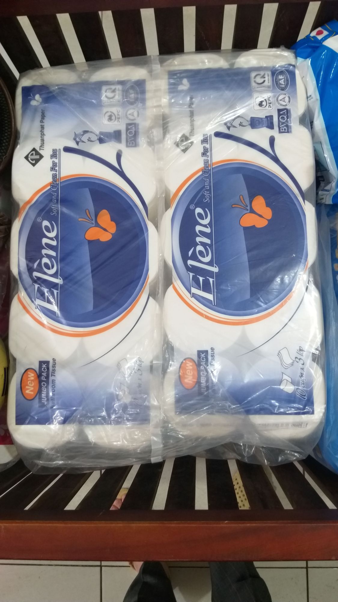 Giấy vệ sinh E'lene không lõi 3 lớp dây 10 cuộn