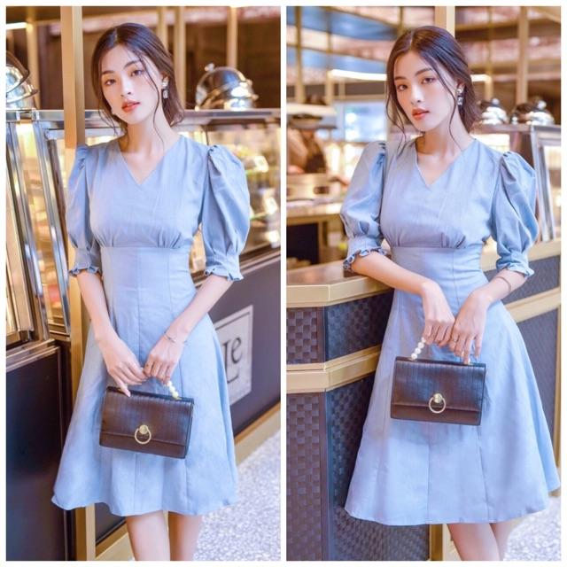 Đầm xanh biển cổ V tay xếp li
