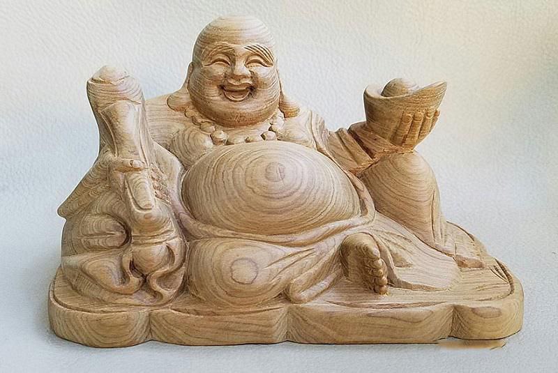 Tượng phật di lạc gỗ xá xị cao cấp để xe ô tô