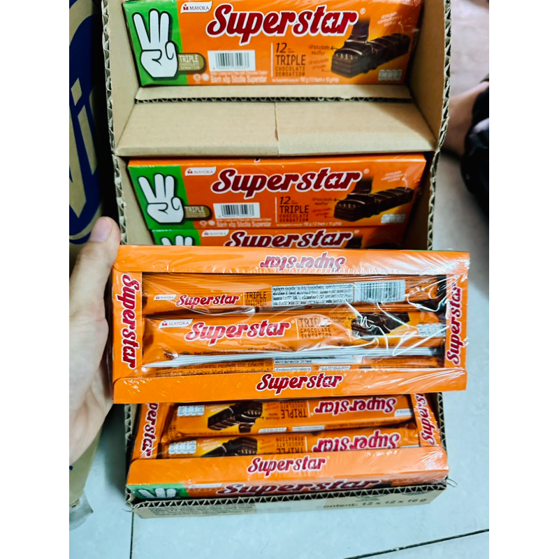Bánh xốp phủ socola Superstar hộp 12 Thanh