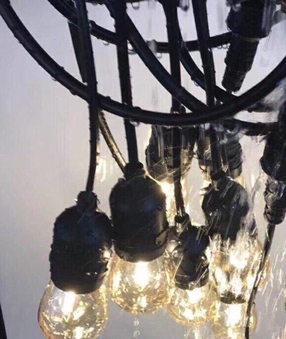 Bộ dây treo kín nước dài 10m 15 đuôi đèn e27 - phong cách châu âu chống nước. Dây đui đèn E27 ngoài trời đã được tích hợp sẵn phíc cắm và ổ cắm ở 2 đầu