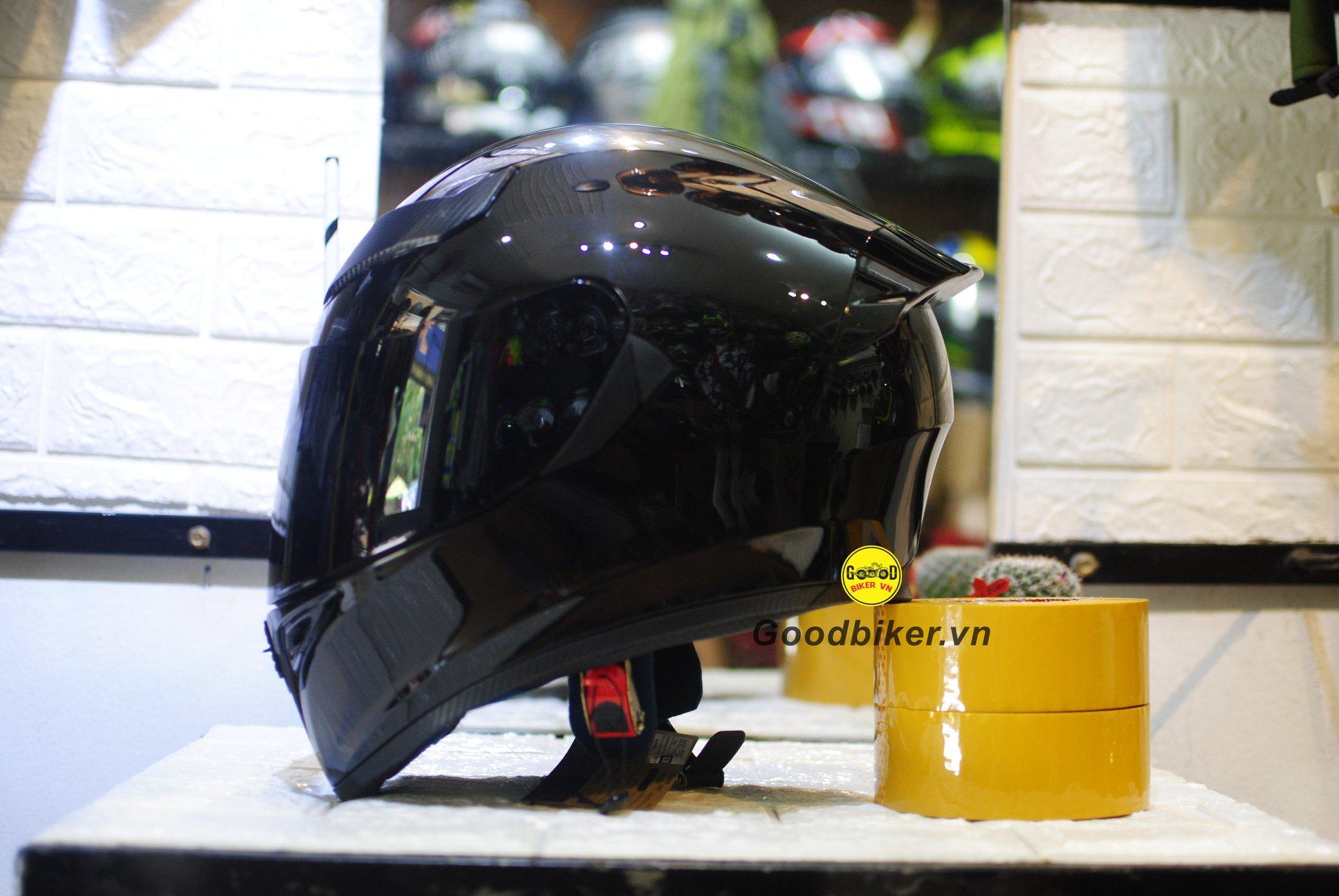 Mũ bảo hiểm ROYAL M138B ROC 1 Kính  tem đen bóng, bảo hành 12 tháng, tặng túi đựng nón