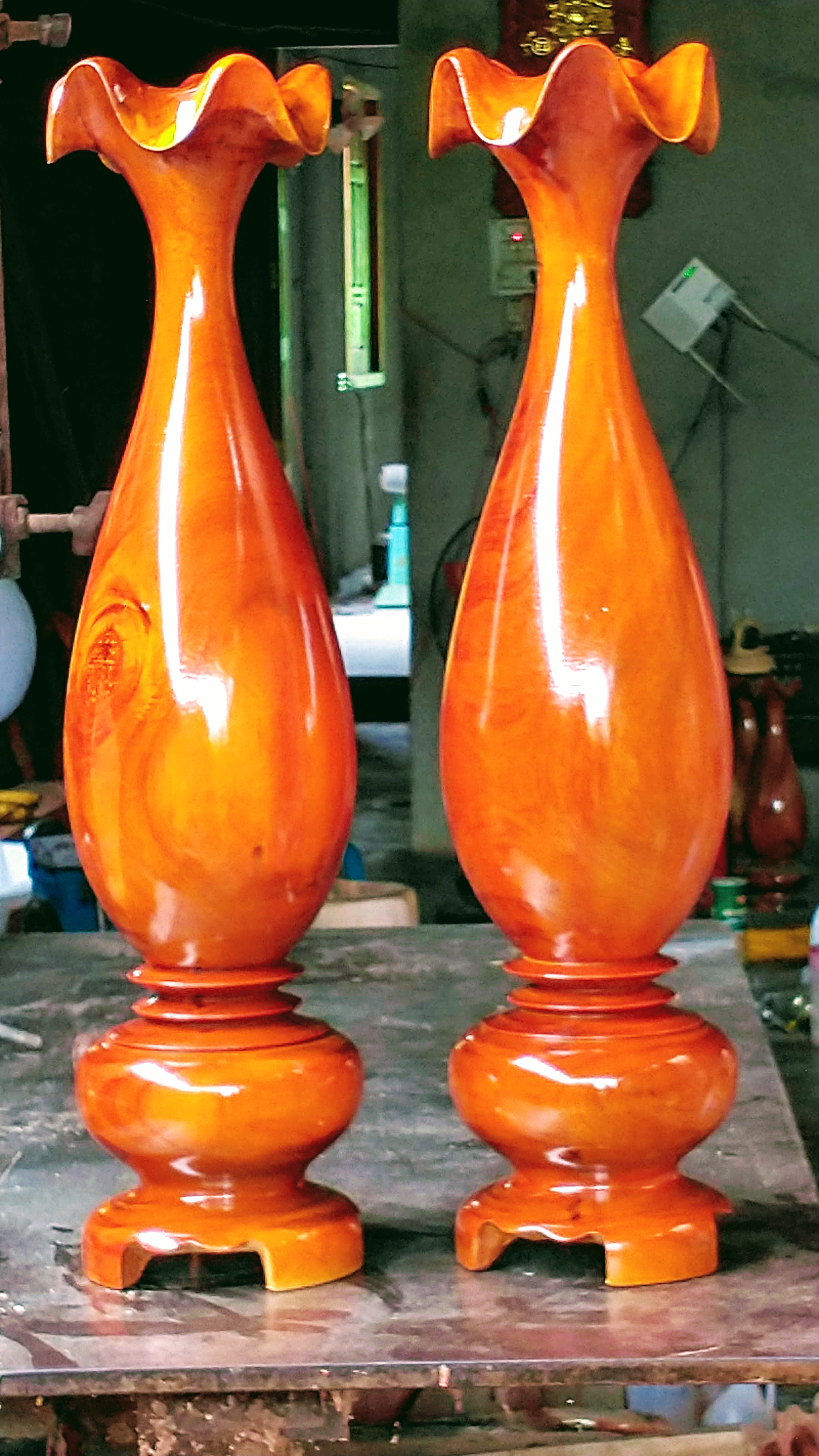 Đôi bình tỳ bà gỗ tràm.cao 89cm x 22cm