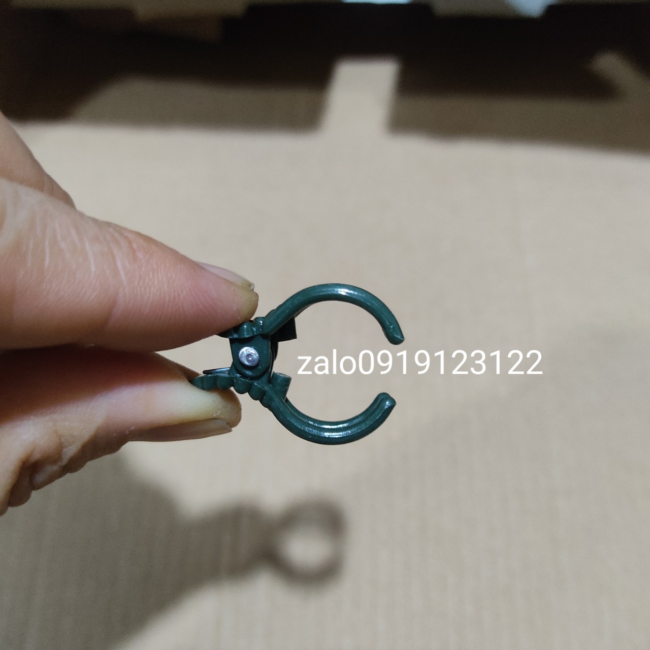100 kẹp bướm xanh size trung dùng để kẹp cành cây, cành hoa lan