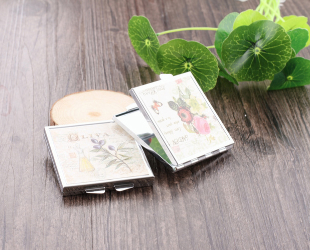 Gương trang điểm bỏ túi gập gọn tiện dụng