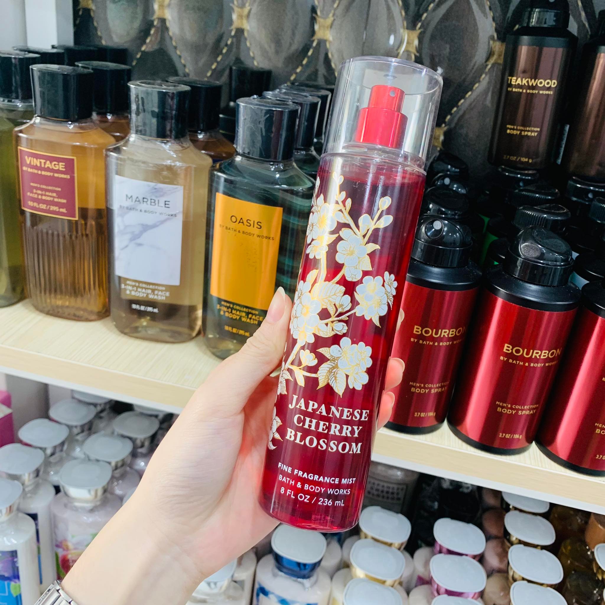[HCM][Mẫu Mới] Xịt Thơm Toàn Thân Bath & Body Works Body Mist - Japanese Cherry Blossom ( 236mL )