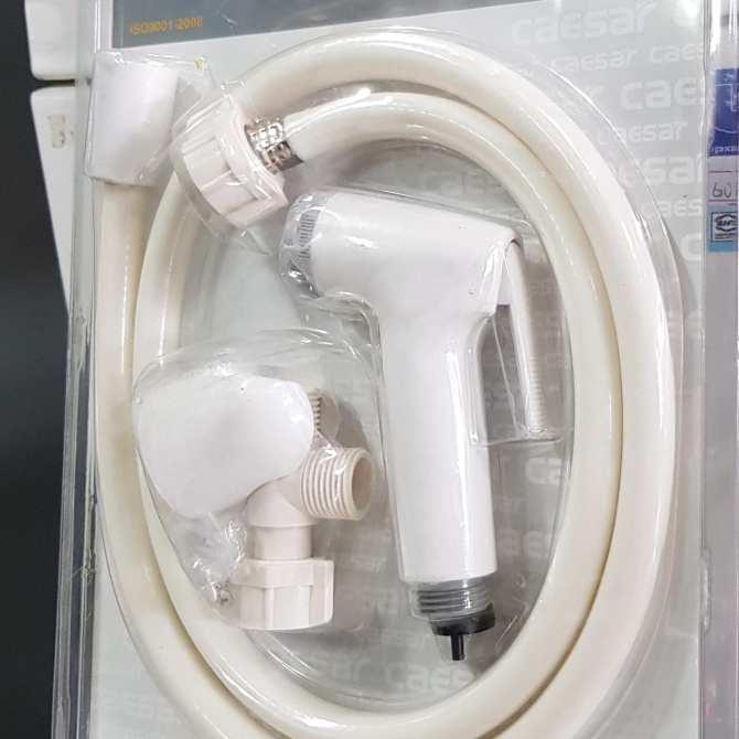 Bộ dây và vòi xịt vệ sinh nhựa siêu bền cao cấp Caesar BS-306( bao gồm co chữ T)