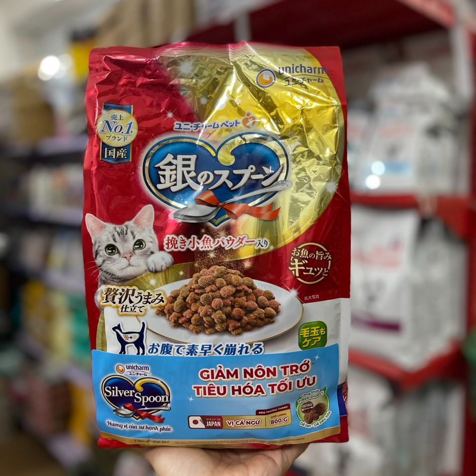 Thức ăn Silver Spoon cho mèo giảm nôn trớ