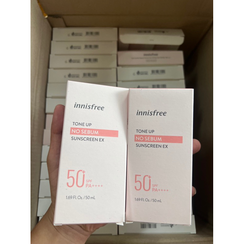 Kem Chống Nắng Kiềm Dầu Và Nâng Tông Da innisfree Tone Up No Sebum Sunscreen 50ml