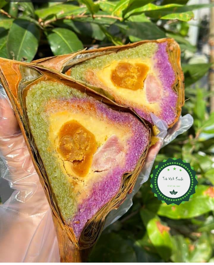 Bánh ú 1 cái 500g, Nhân Đậu Xanh, Thịt Mỡ, Trứng Muối