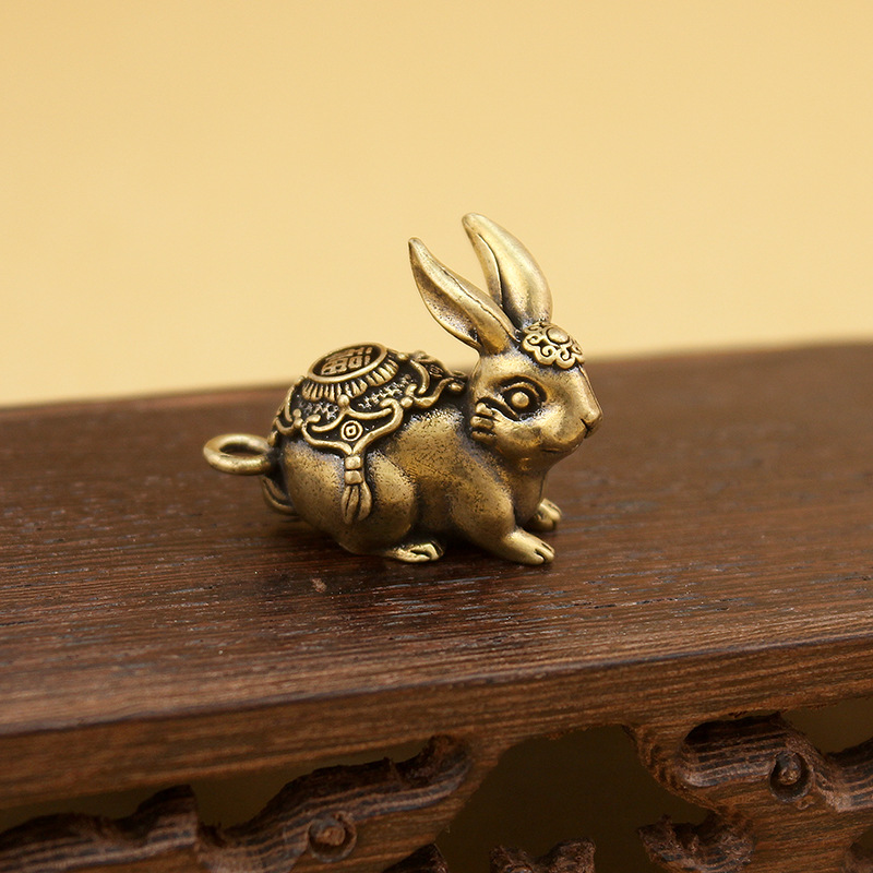 Tượng Nhỏ Phong Thủy Bằng Đồng Kiểu Dáng Hình Thỏ (Kích Thước: 2 Size)