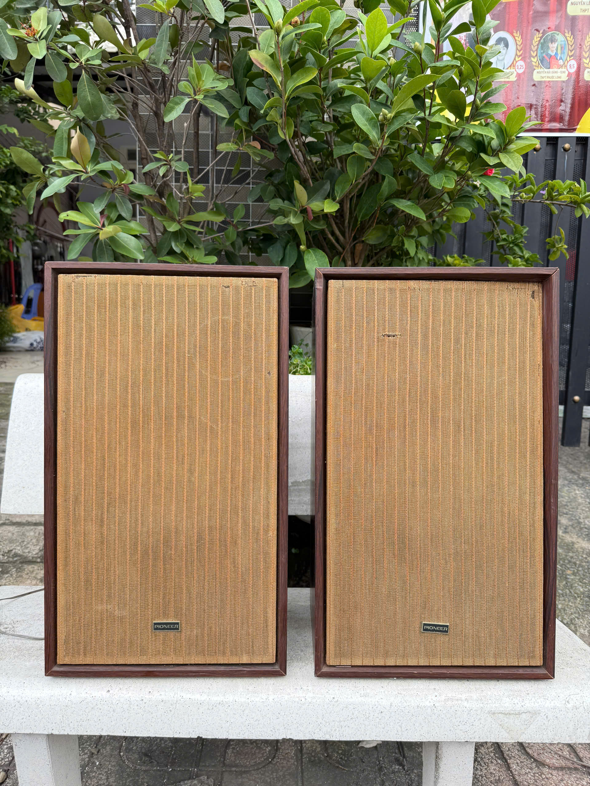 Bán cặp loa nghe nhạc pioneer bass 20cm chất 3 đường tiếng bãi nhật về( ae xem kỹ hình ip shop nhé) 2026