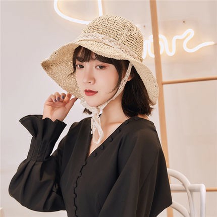 Mũ cói đi biển mẫu dây buộc cho mẹ và bé